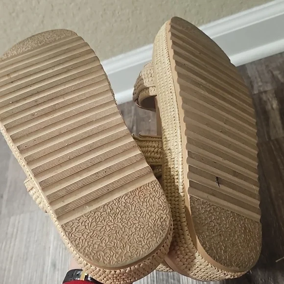 Steve Madden Big Mona Platform Nude Sandals - Picture 4 of 5